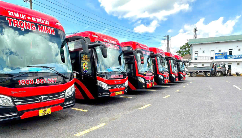 xe phòng đôi đi Đà Lạt